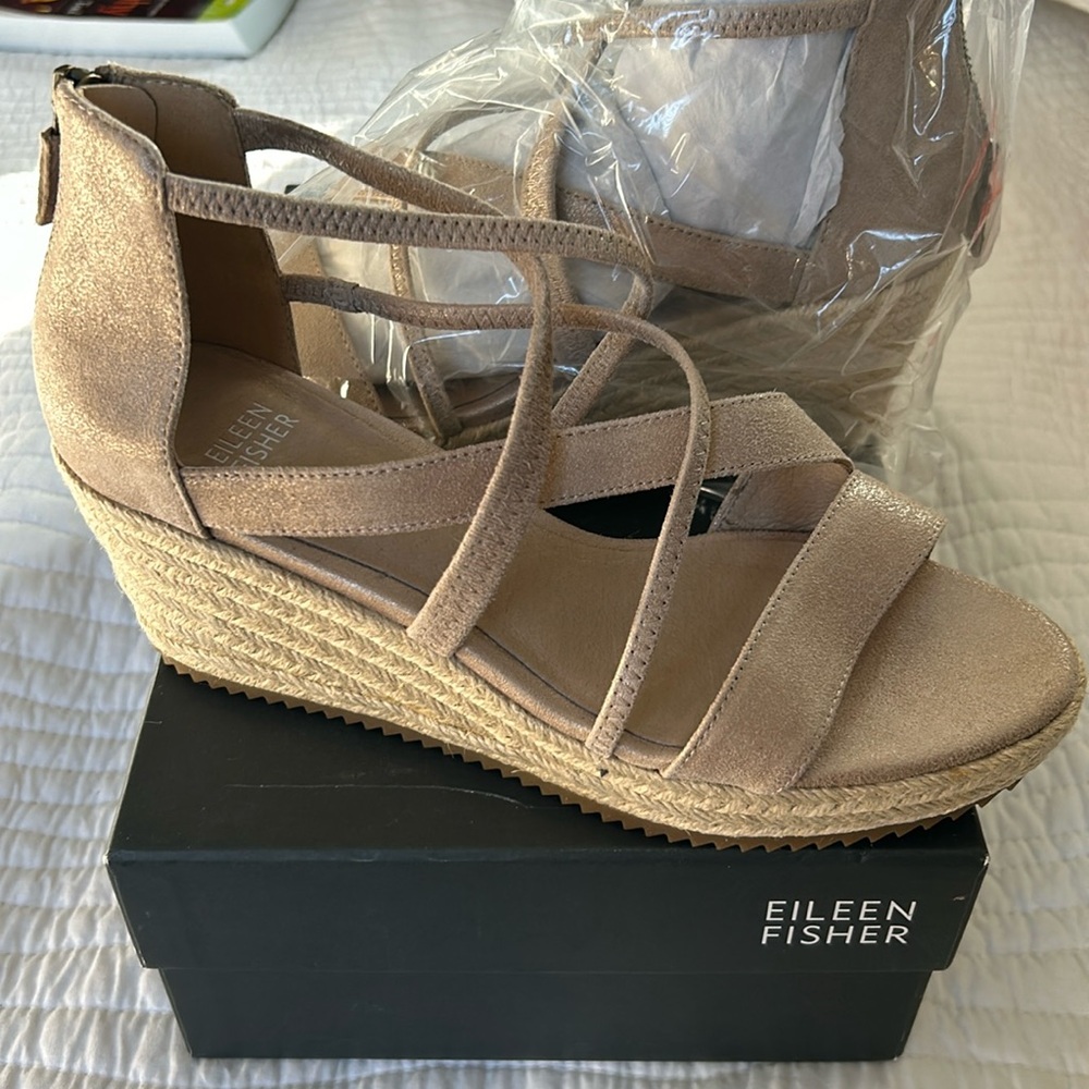 Never worn Gold Eileen Fisher Wedge size 8.5